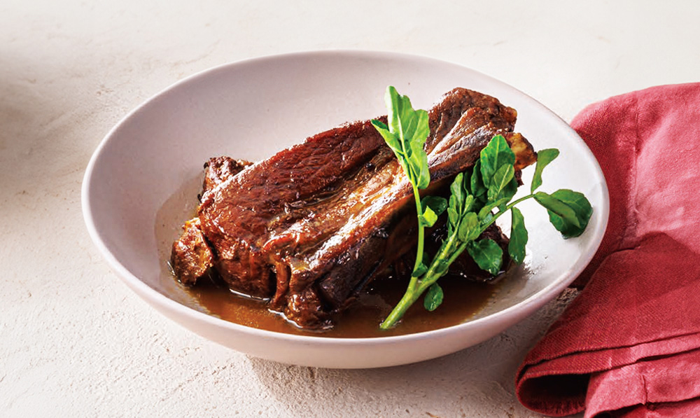 『ざくろ100』を使った、スペアリブのざくろ煮込み