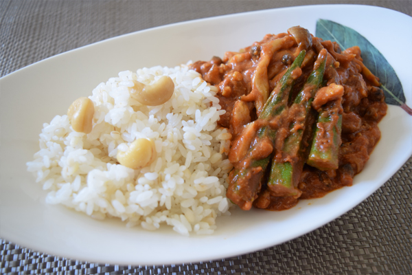 豚ひき肉ときのこの減塩GABAトマトカレー