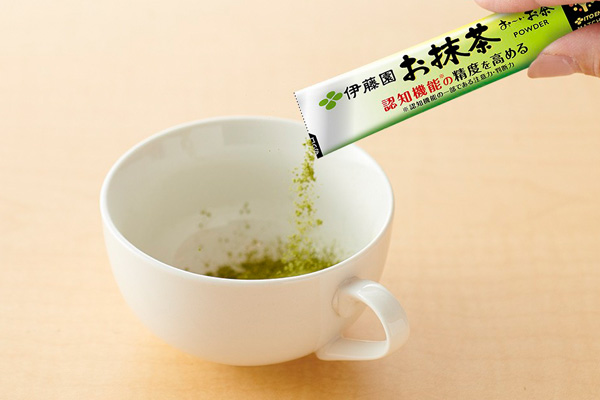 1日1本　スティック1本分をお湯または水（100～150ml）混ぜる